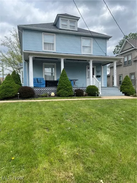 372 W North Ave, East Palestine, OH 44413
