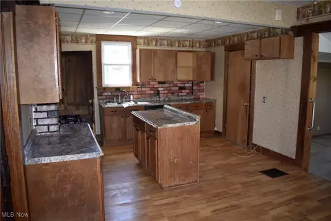 240 S 15th St, Sebring, OH 44672 photo 4