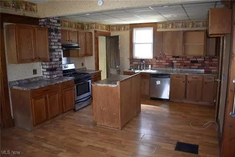 240 S 15th St, Sebring, OH 44672 photo 5