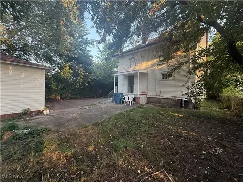 1633 E 33rd St, Lorain, OH 44055 photo 8