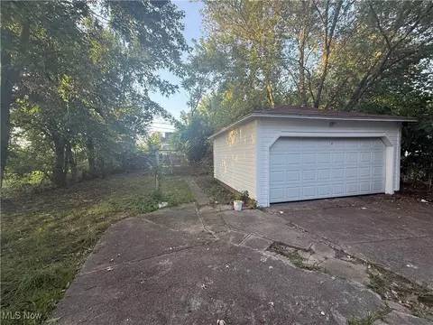 1633 E 33rd St, Lorain, OH 44055 photo 7