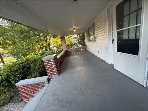 1633 E 33rd St, Lorain, OH 44055 photo 9