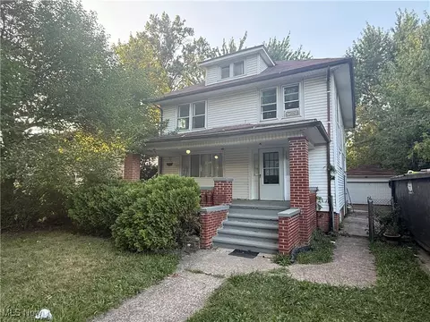 1633 E 33rd St, Lorain, OH 44055 photo 2