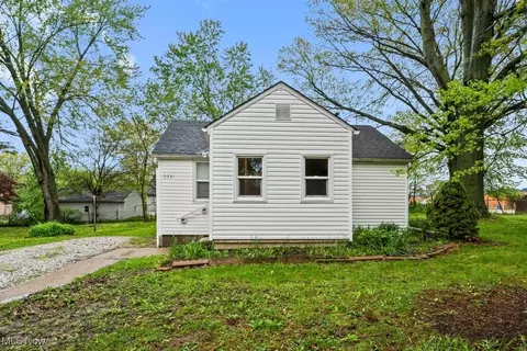 Exterior - 5331 Ridgewood St, Lorain, OH 44055 photo 5 of 5