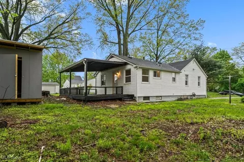 Exterior - 5331 Ridgewood St, Lorain, OH 44055 photo 4 of 5