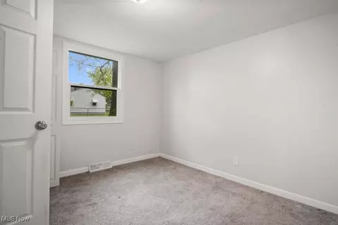 Bedroom - 5331 Ridgewood St, Lorain, OH 44055 photo 2 of 6
