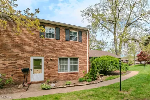 8264 Deepwood Blvd #2, Mentor, OH 44060