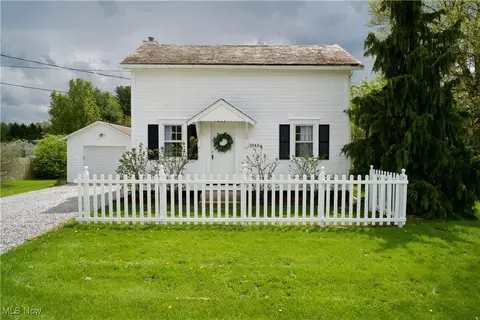 1044 Diamond St NE, Canton, OH 44721