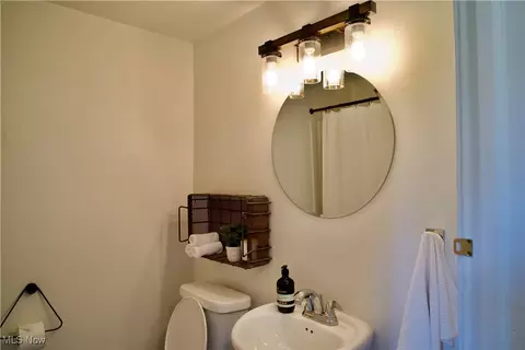1044 Diamond St NE, Canton, OH 44721 photo 12