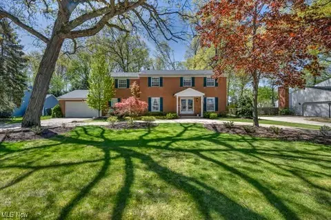 32659 Carriage Ln, Avon Lake, OH 44012