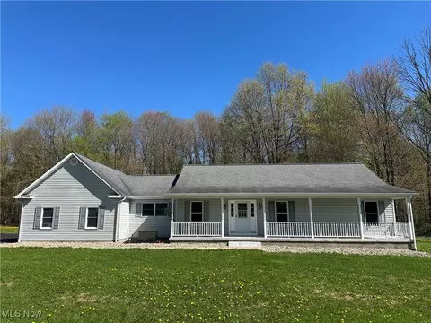 5869 Amy Boyle Rd NE, Brookfield, OH 44403