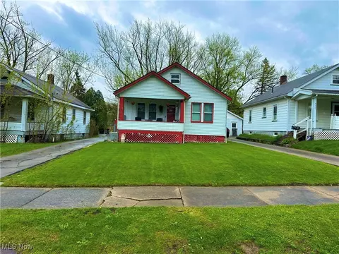 941 E Dewey Ave, Youngstown, OH 44502