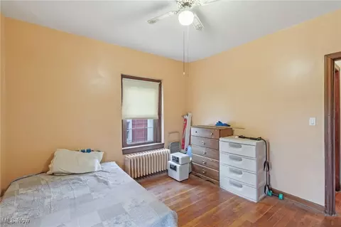 Bedroom - 2419 Carpenter Rd, Ashtabula, OH 44004 photo 3 of 10