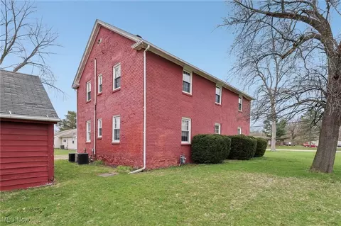 Exterior - 2419 Carpenter Rd, Ashtabula, OH 44004 photo 2 of 2