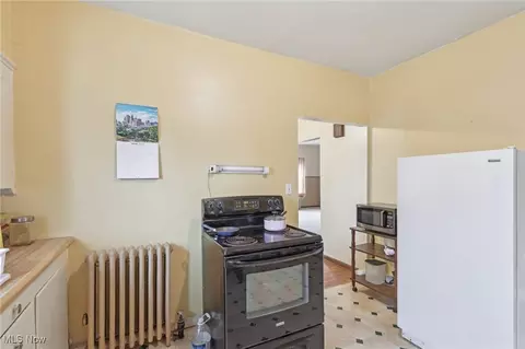 Kitchen - 2419 Carpenter Rd, Ashtabula, OH 44004 photo 1 of 5