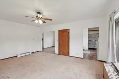 Living - 2419 Carpenter Rd, Ashtabula, OH 44004 photo 6 of 8