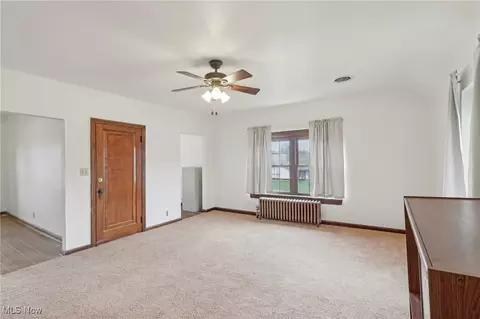 Living - 2419 Carpenter Rd, Ashtabula, OH 44004 photo 5 of 8