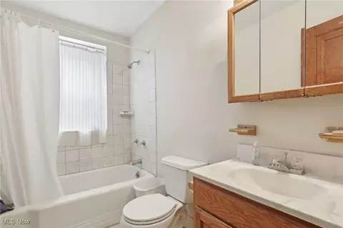 Bath - 2419 Carpenter Rd, Ashtabula, OH 44004 photo 1 of 2