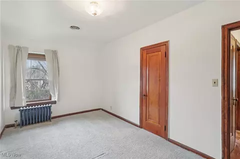 Bedroom - 2419 Carpenter Rd, Ashtabula, OH 44004 photo 6 of 10