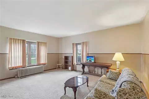 Living - 2419 Carpenter Rd, Ashtabula, OH 44004 photo 2 of 8