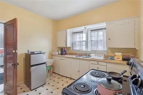 Kitchen - 2419 Carpenter Rd, Ashtabula, OH 44004 photo 2 of 5