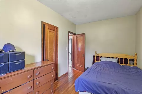 Bedroom - 2419 Carpenter Rd, Ashtabula, OH 44004 photo 2 of 10