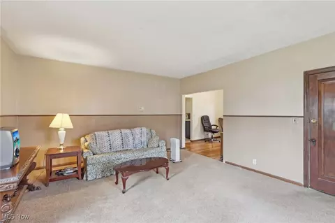Living - 2419 Carpenter Rd, Ashtabula, OH 44004 photo 3 of 8