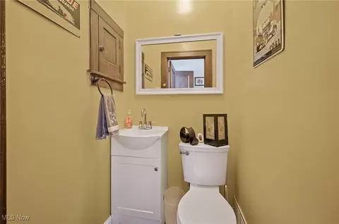 929 Lloyd Rd, Wickliffe, OH 44092 photo 5