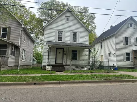 369 Windsor St, Akron, OH 44306 photo 1