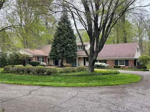 115 Hunting Trl, Moreland Hills, OH 44022