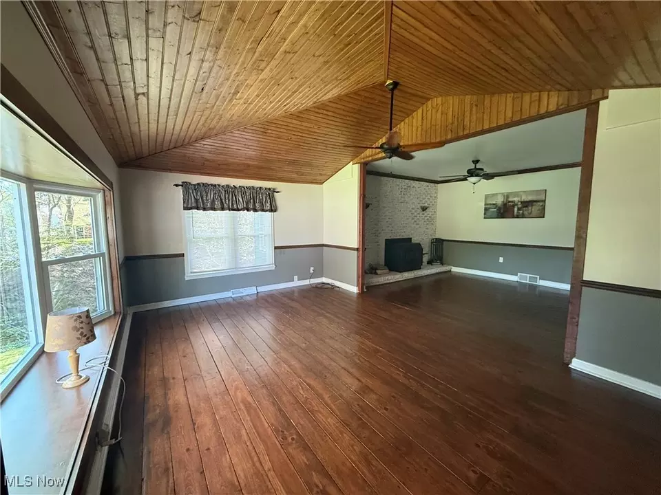 Living - 1851 Bears Den Rd, Youngstown, OH 44511 photo 1 of 6
