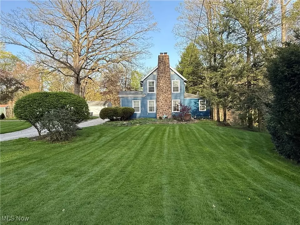 Exterior - 1851 Bears Den Rd, Youngstown, OH 44511 photo 1 of 10