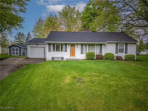 116 Idlewood Dr, Amherst, OH 44001