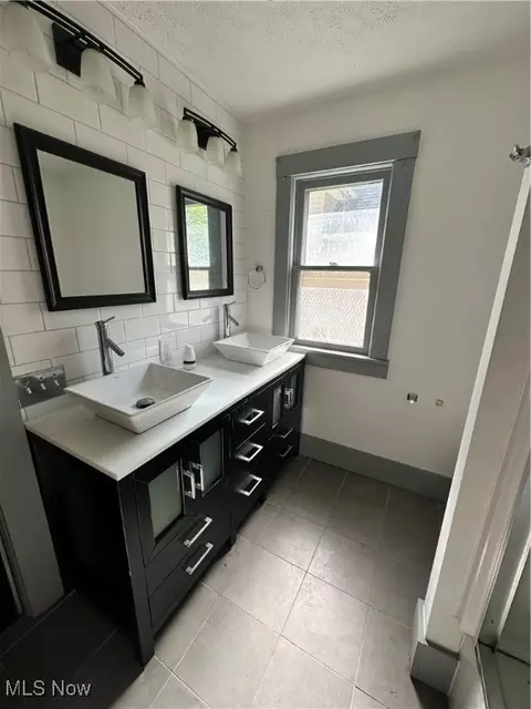 Bath - 91 W 44th St, Ashtabula, OH 44004 photo 3 of 3
