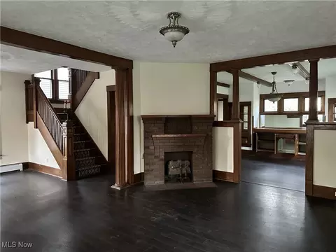 Living - 91 W 44th St, Ashtabula, OH 44004 photo 1 of 2