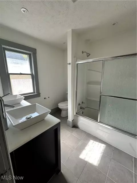 Bath - 91 W 44th St, Ashtabula, OH 44004 photo 2 of 3