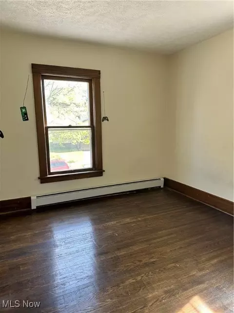 Bedroom - 91 W 44th St, Ashtabula, OH 44004 photo 4 of 6