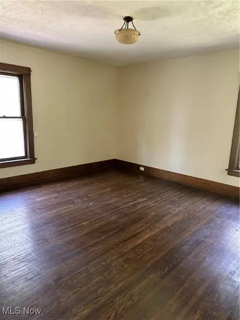 Bedroom - 91 W 44th St, Ashtabula, OH 44004 photo 5 of 6