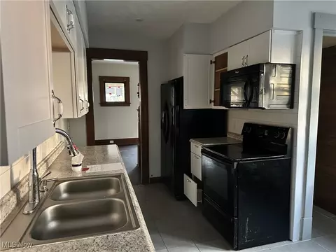 Kitchen - 91 W 44th St, Ashtabula, OH 44004 photo 1 of 1