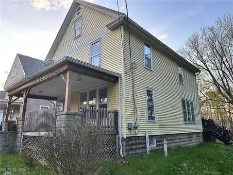 Exterior - 91 W 44th St, Ashtabula, OH 44004 photo 2 of 5