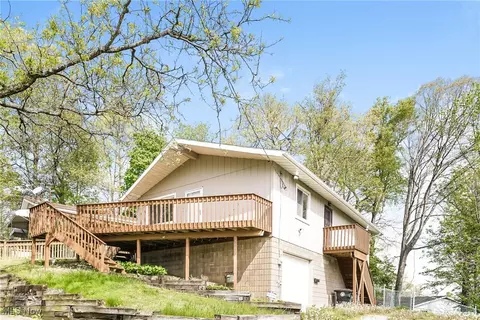 3095 Forest Park Blvd, Akron, OH 44312