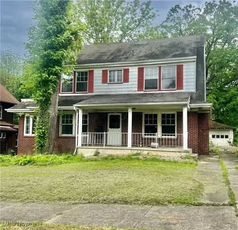 31 Indiana Ave, Youngstown, OH 44505