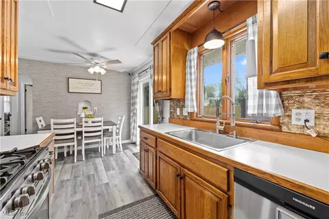 Kitchen - 6234 Elyria Ave, Elyria, OH 44035 photo 5 of 5
