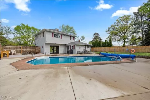 Exterior - 6234 Elyria Ave, Elyria, OH 44035 photo 4 of 9
