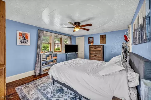 Bedroom - 72 E Dartmore Ave, Akron, OH 44301 photo 3 of 6