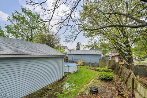 Exterior - 72 E Dartmore Ave, Akron, OH 44301 photo 8 of 12