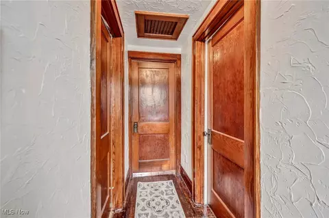Entry Way - 72 E Dartmore Ave, Akron, OH 44301 photo 1 of 1