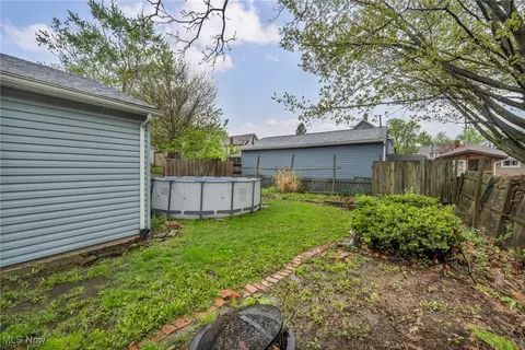 Exterior - 72 E Dartmore Ave, Akron, OH 44301 photo 9 of 12