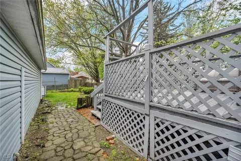 Exterior - 72 E Dartmore Ave, Akron, OH 44301 photo 5 of 12