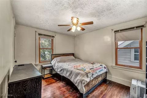 Bedroom - 72 E Dartmore Ave, Akron, OH 44301 photo 5 of 6